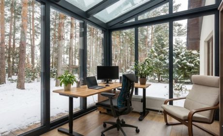 Domowe biuro w ogrodzie zimowym – jak stworzyć idealne miejsce do pracy wśród zieleni w Mińsku Mazowieckim.