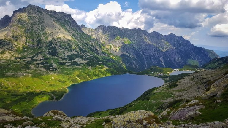 Co zabrać do apartamentu z jacuzzi – praktyczne porady przed wyjazdem